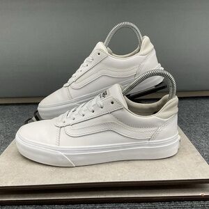 Vans Ward Deluxe Women’s Size 6 Triple White Leather Sneakers